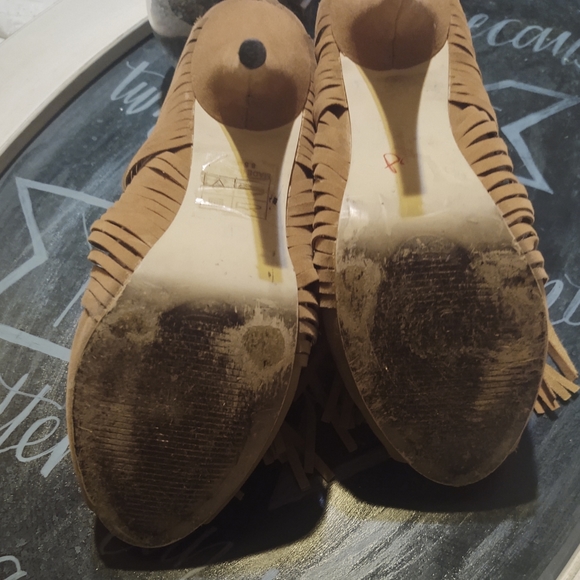 Shoe Dazzle Fringe High Heels - Picture 4 of 7